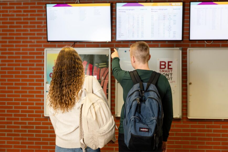 Leerlingen, rooster, digitaal bord