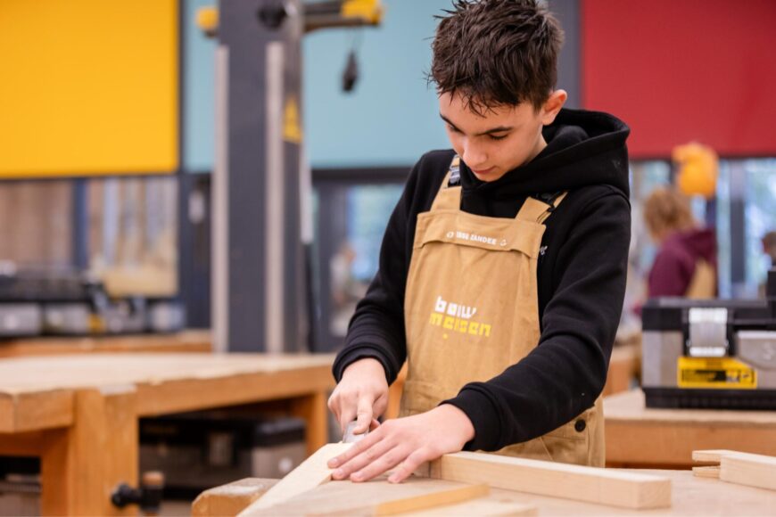 Jongen, les bouwen, wonen en interieur