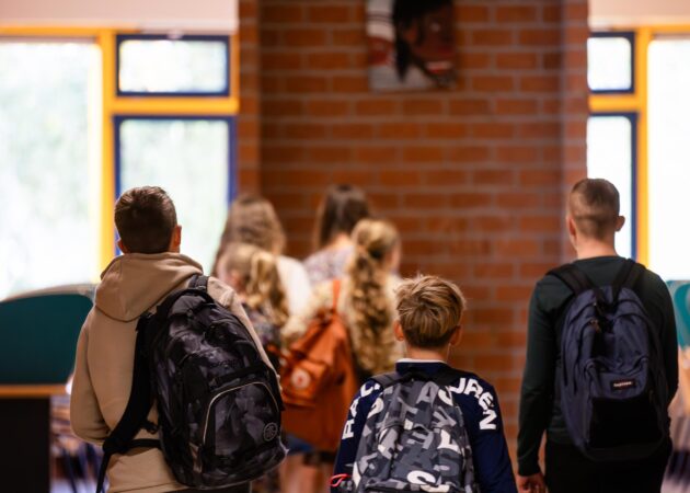Leerlingen op de gang, z-uren