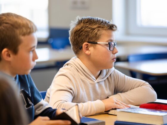 Twee leerlingen in de les
