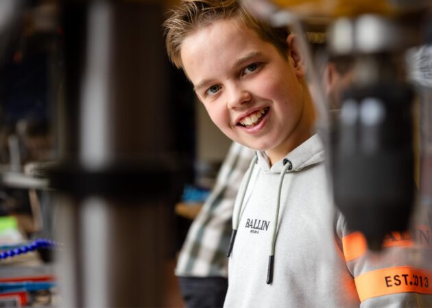 Leerling lacht